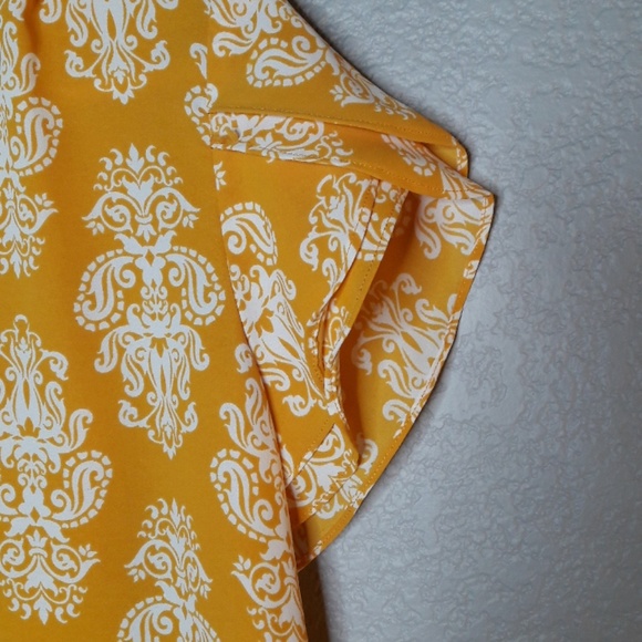 Stitch Fix 41 Hawthorn Yellow Fleur De Lis Top - Picture 3 of 8